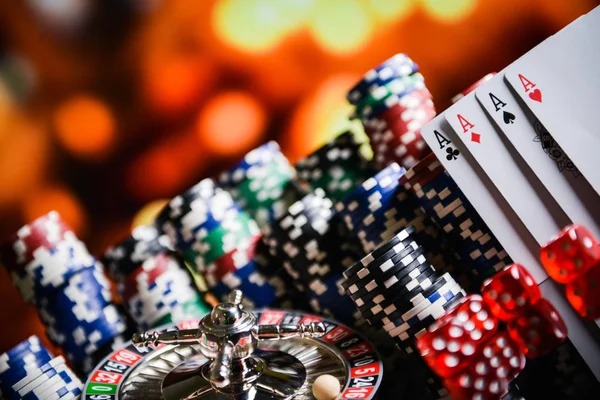 Texas Poker table interface on sanca mobile app with player positions and pot display